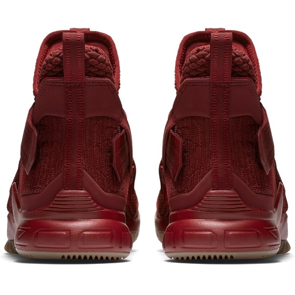 Nike Men's LeBron James Nike Red LeBron Soldier XII SFG Shoe - Picture 10 of 15